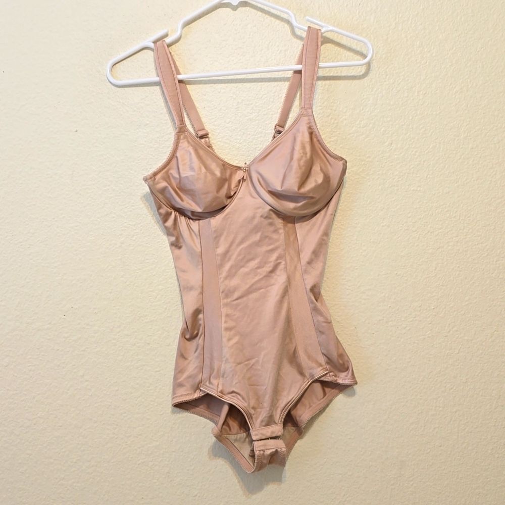 Wacoal Body Shaper Body Suit  Unpadded Underwire Nu